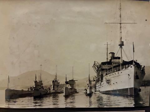 Titania & l submarines