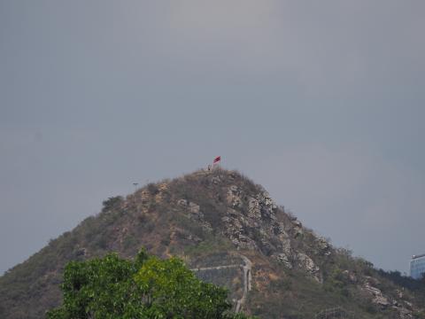 Tai Shek No, red flag