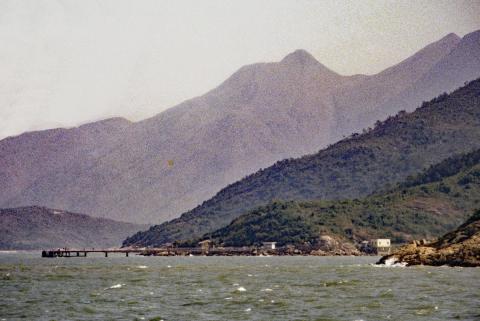 Sha Lo Wan long pier