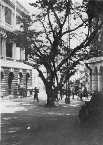 1920s Junction of Battery Path and Queen's Road Central