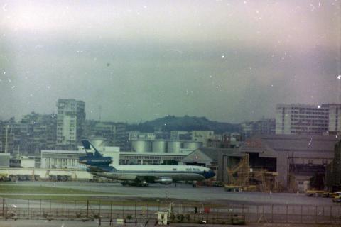 Air Siam DC10