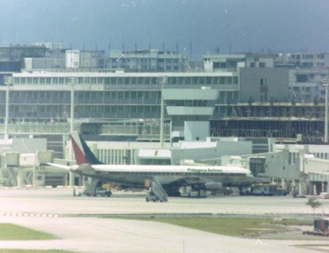 Philippine Airlines DC8
