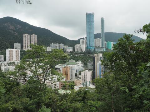 Towards Mt Nicholson from Tai Hang Road