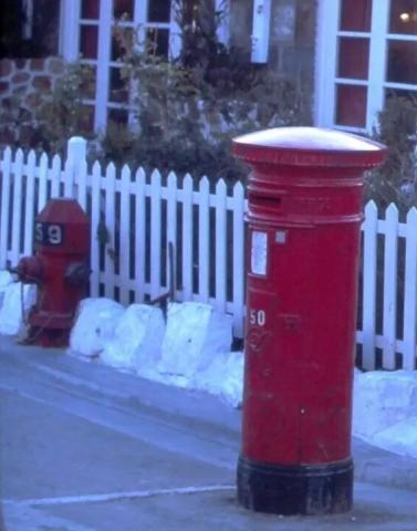 1965 Queen Victoria Postbox No. 50. at Victoria Gap