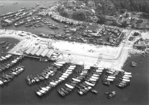 Hoi Tin Garden Restaurant 1976 - Landfill almost completed