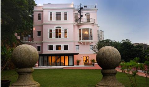 Hilden The Pink House 5 Pollocks Path The Peak - photo SCMP 2018 - 2