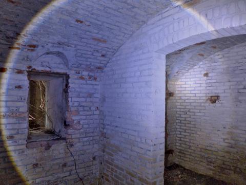 West gun underground magazine - service hatch in the inner room