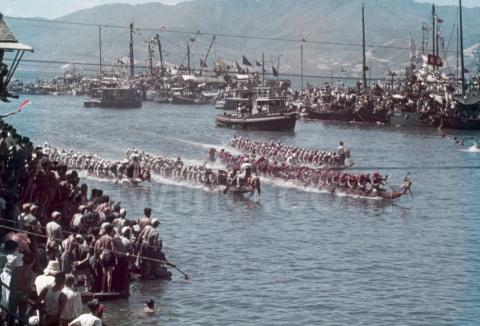12 Dragon Boat Racing
