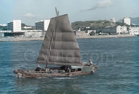 13 Chinese Junk H.K.