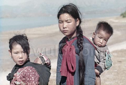 18 Sampan Man's Family