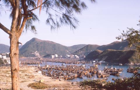 Aberdeen Harbour & Ap Lei Chau, c.1969 (1)
