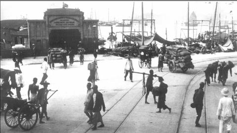 Wing_Lok_Street_Wharf_1925