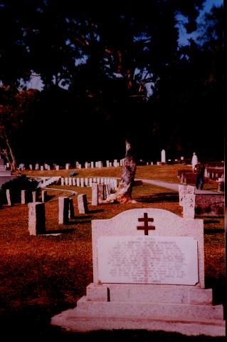 Stanley Military Cemetery - Francais Libre memorial