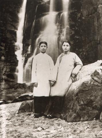 Photos of Wah Fu Waterfall taken in around 1910 era.