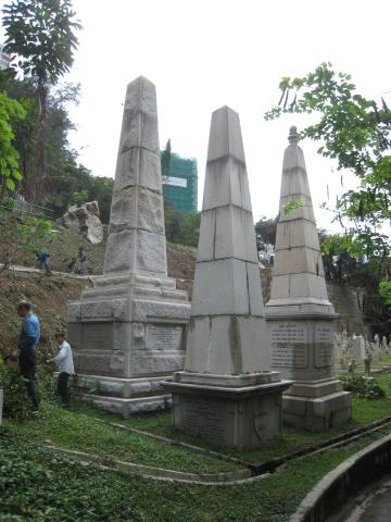 Monuments in HK Cemetery