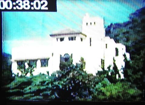 Query: Photo 2 -House on hill near Repulse Bay 1950s - Attn 88hk