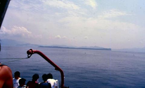 2000 - ferry to Tung Ping Chau