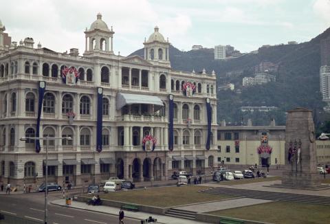 1966 HK HK Club. British Week decorations (3)