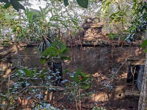 Abandoned Dormitory of Water Supplies Department on Vitoria Peak Close to Radio Station Office-roof.jpg