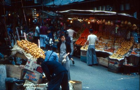 Central, street market off Queens Road