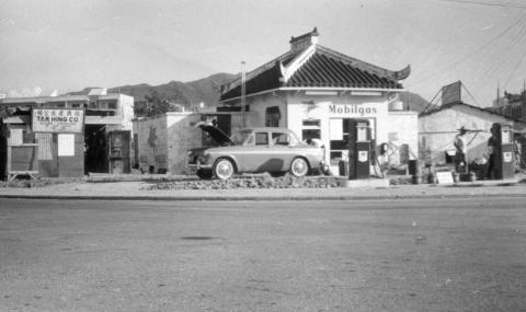 Filling station between Sek Kong and Kong Wei.