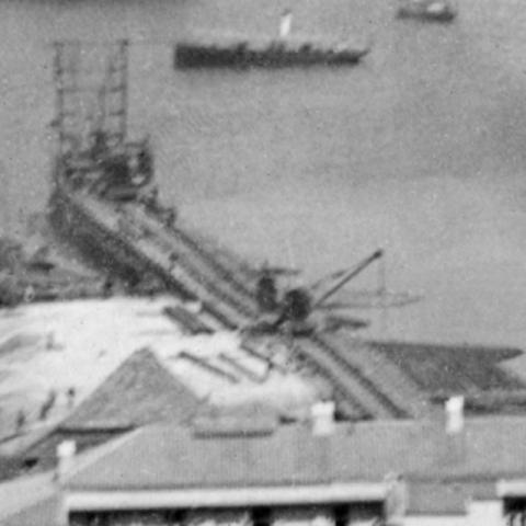 Temporary pier and steam crane