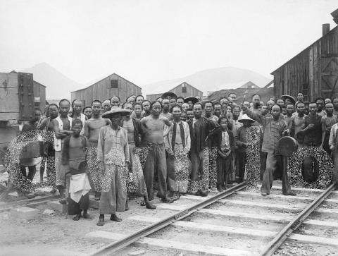 c.1907 Quarry workers at the new Taikoo Dockyard
