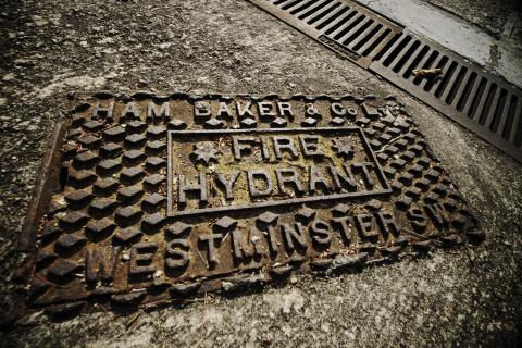 Ham Baker & Co. Westminster SW manhole cover