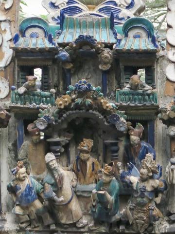 Close-up of the characters on the roof