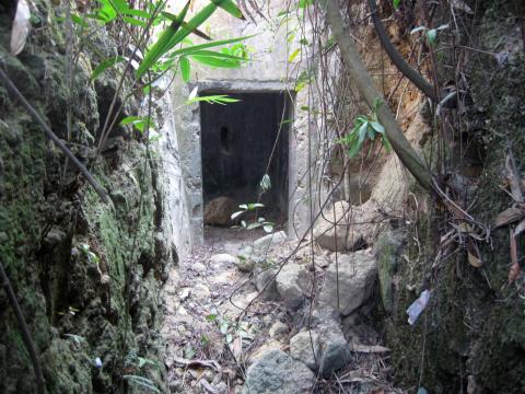 Jardines observation post door in.