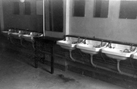 LSW luxury ablutions 1952.