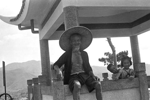 Lok Ma Chau – Hong Kong’s  Most Photographed  Man ?