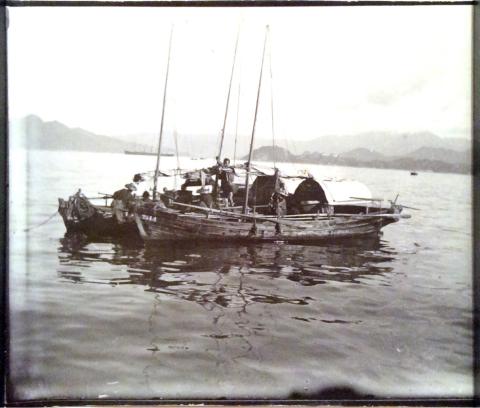 Sampans in Hong Kong Harbour.JPG
