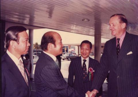 Undated- Stephen WONG Yuen Cheung with Lord MacLehose of Beoch (25th Gov of HK) and Lau Wong Fat