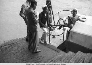 Hong Kong, American evacuees with sailors during World War II