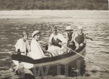 'Rowing ashore in the "Maud" Repulse Bay'