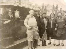 1933 - Two Gun Cohen on a family excursion to Brighton