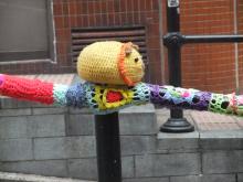 Guerilla knitting on Pottinger Street