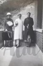 'The missionaries!!!' @ 24 Broadwood Road, c1932