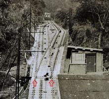 Peak Tram track layout at the lower entrance to the passing loop