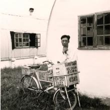1954 Dairy Farm Ice Cream Seller