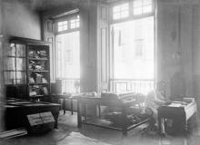 Holland China Trading Company: Hong Kong office samples room, 1918