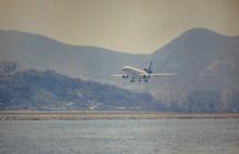 Kai Tak Lufthansa plane coming in to land