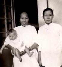 6 Amahs - Ah Ling & niece Hong Kong 1949.jpg